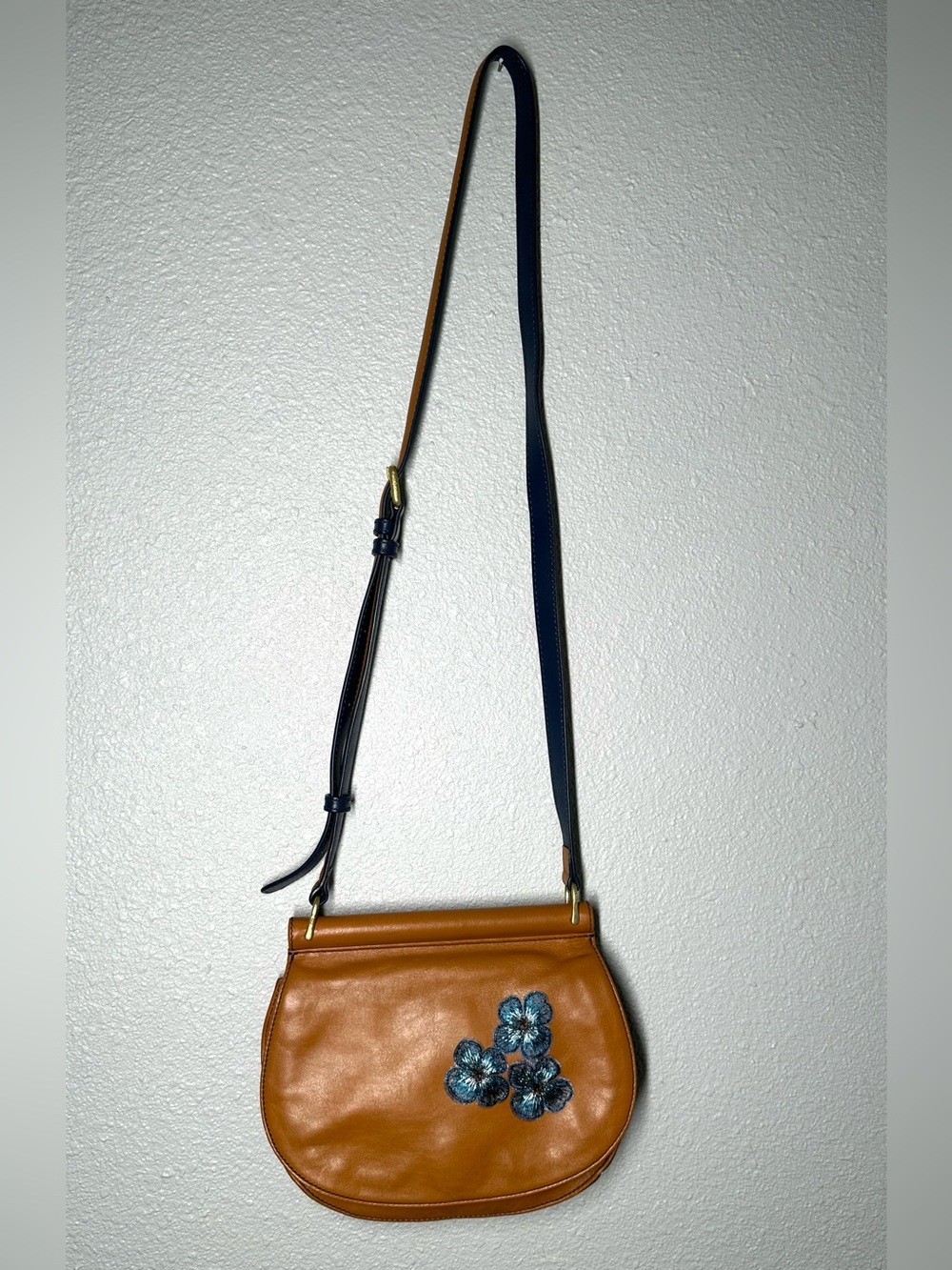 Vera Bradley Gallatin Sidesaddle Crossbody With Floral Appliqués